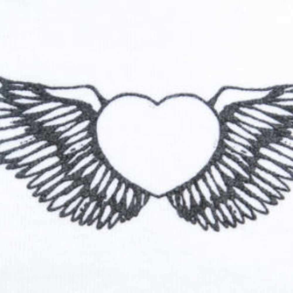 NEW! Brandy Melville ASHLYN FLYING HEART TOP - Picture 4 of 5